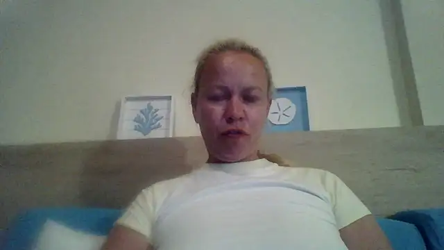 Snapshot of jennyblondeuk chatting on April 30, 8:57 pm jennyblondeuk online show from April 30, 8:57 pm