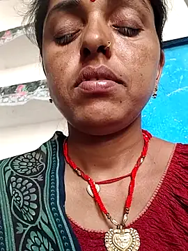 Snapshot of Mahima_rani34 chatting on May 18, 8:20 am Mahima rani34 online show from May 18, 8:20 am