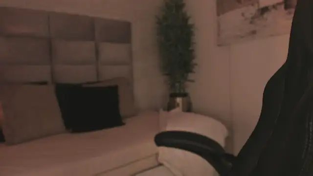 Snapshot of Lilith_Sage_ chatting on February 19, 7:43 pm Lilith Sage online show from February 19, 7:43 pm