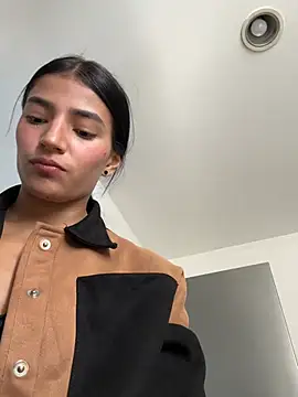 Ema Rose  online show from February 5, 7:07 pm