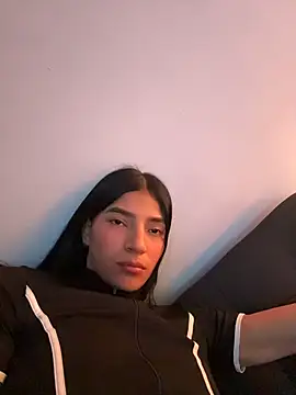 Snapshot of Ema_Rose_ chatting on June 25, 5:12 am Ema Rose online show from June 25, 5:12 am