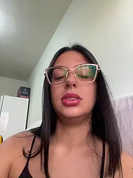 Snapshot of jujuarantes__2026 chatting on February 25, 12:37 pm jujuarantes 2026 online show from February 25, 12:37 pm