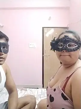 Snapshot of DesiSeductress chatting on July 16, 6:03 pm DesiSeductress online show from July 16, 6:03 pm