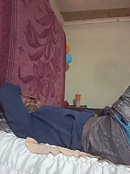 Snapshot of yourburget chatting on February 16, 2:24 pm yourburget online show from February 16, 2:24 pm