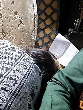 Radhacpl9528 online show from February 18, 9:55 pm