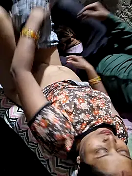 Radhacpl9528 online show from April 13, 4:45 pm