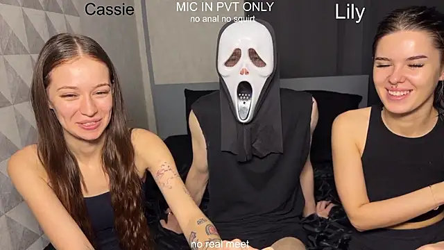 girls secrets online show from February 17, 11:29 am