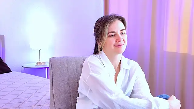 EmeraldGlow online show from March 30, 2:40 pm