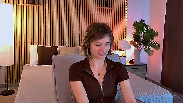 EmeraldGlow online show from April 13, 2:55 pm