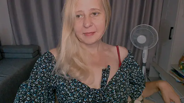 MiLenaMilf online show from September 25, 2:59 am