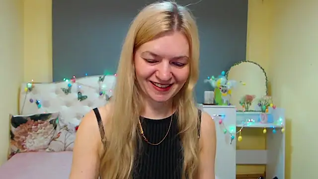 MelissaTyler online show from April 8, 5:18 am