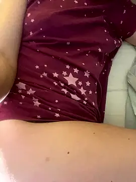 Snapshot of SexyMamiVee chatting on January 10, 6:15 am SexyMamiVee online show from January 10, 6:15 am