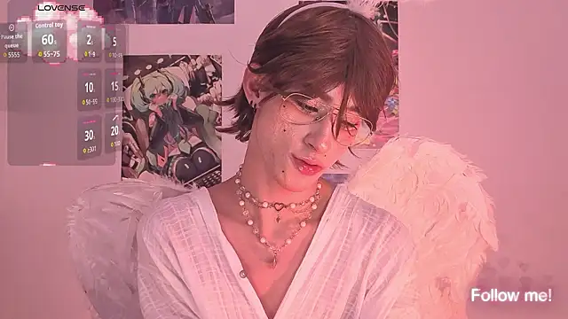 Snapshot of Kitsuneplay_ chatting on March 1, 4:09 pm Kitsuneplay online show from March 1, 4:09 pm