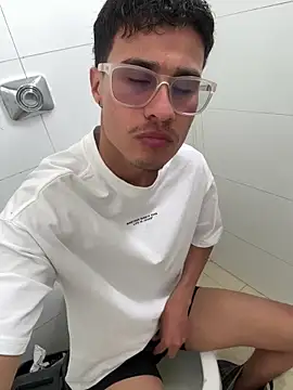 Latin Paisa Boy online show from April 10, 4:55 pm