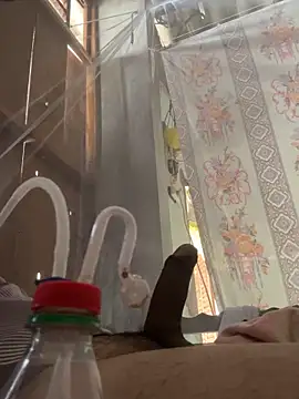 Snapshot of Centdam2k3 chatting on January 7, 6:49 am Centdam2k3 online show from January 7, 6:49 am