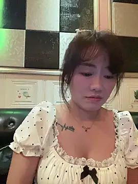 Snapshot of Molly-xiao chatting on May 21, 12:01 pm Molly-xiao online show from May 21, 12:01 pm