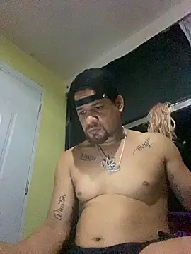 Snapshot of Dominicanobb chatting on February 5, 4:39 am Dominicanobb online show from February 5, 4:39 am