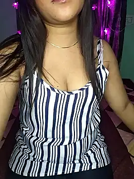 Saumyy online show from March 8, 4:11 pm