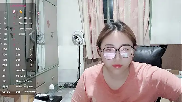 nuomimi online show from May 31, 1:40 pm