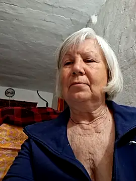 Snapshot of KlaudiaDarling chatting on May 3, 6:36 pm KlaudiaDarling online show from May 3, 6:36 pm