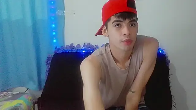 nico22love online show from January 31, 8:07 pm