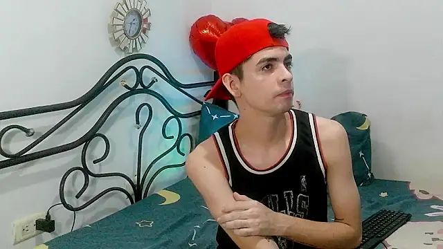 nico22love online show from February 28, 12:33 am