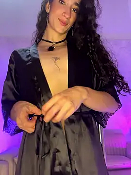 Snapshot of LunaDupont chatting on January 17, 9:07 pm LunaDupont online show from January 17, 9:07 pm