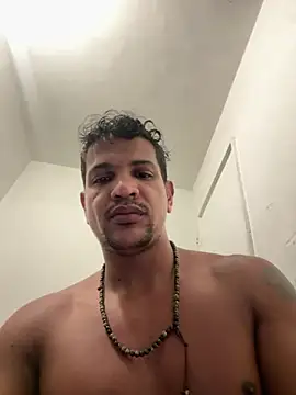 Snapshot of bigdick211292 chatting on June 22, 3:36 am bigdick211292 online show from June 22, 3:36 am