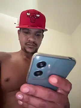 Snapshot of bigdick211292 chatting on June 27, 2:34 pm bigdick211292 online show from June 27, 2:34 pm