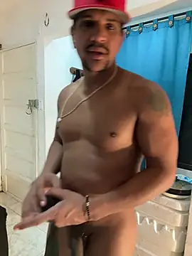 Snapshot of bigdick211292 chatting on August 2, 9:46 pm bigdick211292 online show from August 2, 9:46 pm