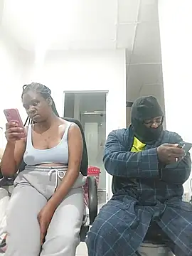 Snapshot of Bra-G chatting on June 26, 9:08 pm Bra-G online show from June 26, 9:08 pm
