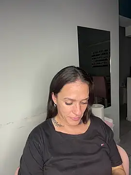 donatella07 online show from April 19, 1:49 am