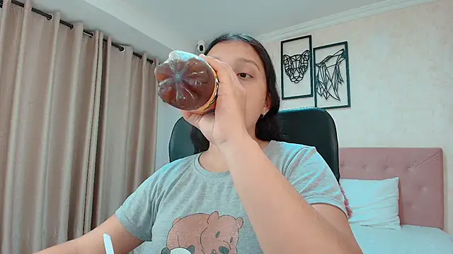 littlemolly walcott online show from July 1, 1:18 am