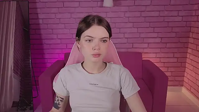 Ellya me online show from February 7, 8:51 am