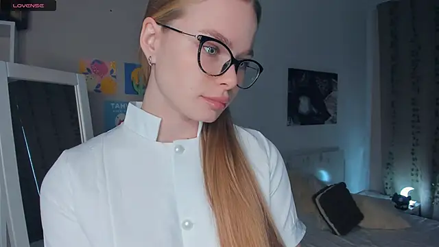 Snapshot of Icehoneybyte chatting on January 7, 7:11 am Icehoneybyte online show from January 7, 7:11 am