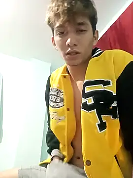 Snapshot of Andy_Kein chatting on February 26, 5:28 am Andy Kein online show from February 26, 5:28 am