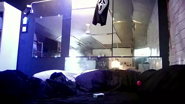 Snapshot of Bigbrowneyes25 chatting on March 1, 6:32 pm Bigbrowneyes25 online show from March 1, 6:32 pm