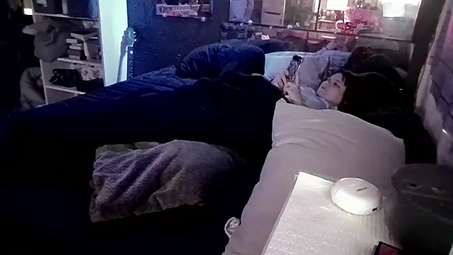 Snapshot of Bigbrowneyes25 chatting on March 2, 6:47 am Bigbrowneyes25 online show from March 2, 6:47 am