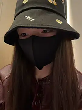 Snapshot of ZJbaby chatting on April 9, 1:49 pm ZJbaby online show from April 9, 1:49 pm