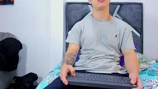 Snapshot of Liam_saint chatting on February 18, 12:12 pm Liam saint online show from February 18, 12:12 pm