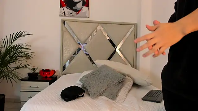 Snapshot of Liam_saint chatting on February 19, 12:34 pm Liam saint online show from February 19, 12:34 pm