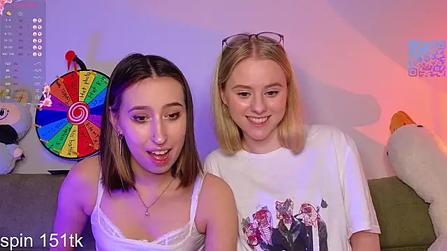 Mimipaws online show from February 18, 7:43 pm