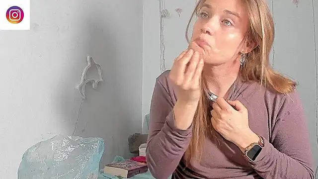 YoungSophie online show from February 21, 5:03 pm