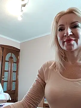 Snapshot of MiraStar984 chatting on February 9, 11:36 am MiraStar984 online show from February 9, 11:36 am