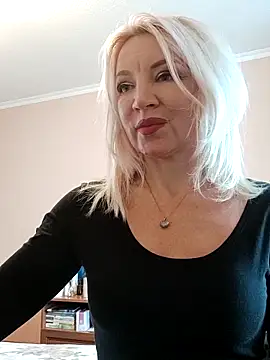 Snapshot of MiraStar984 chatting on February 18, 2:02 pm MiraStar984 online show from February 18, 2:02 pm