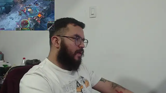 Snapshot of Jonh_Jodson chatting on May 2, 1:32 am Jonh Jodson online show from May 2, 1:32 am