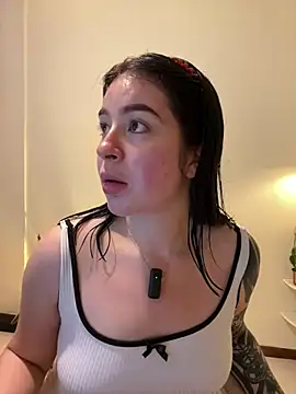 Snapshot of evelynrosess1 chatting on July 7, 4:15 am evelynrosess1 online show from July 7, 4:15 am