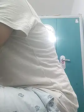 Snapshot of sevanty77 chatting on February 22, 5:11 pm sevanty77 online show from February 22, 5:11 pm