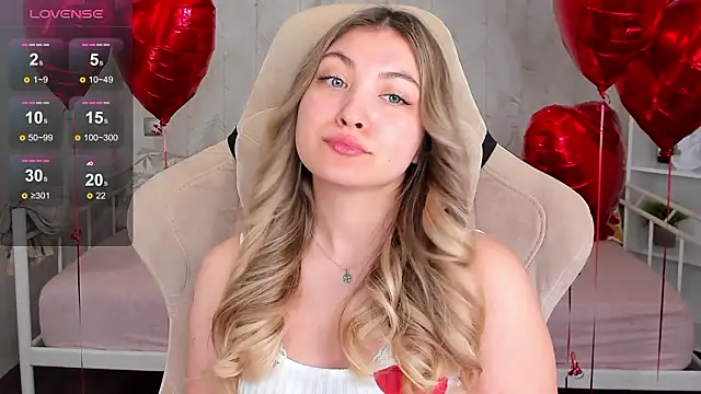 Snapshot of Angel__Grace chatting on February 14, 6:10 am Angel Grace online show from February 14, 6:10 am