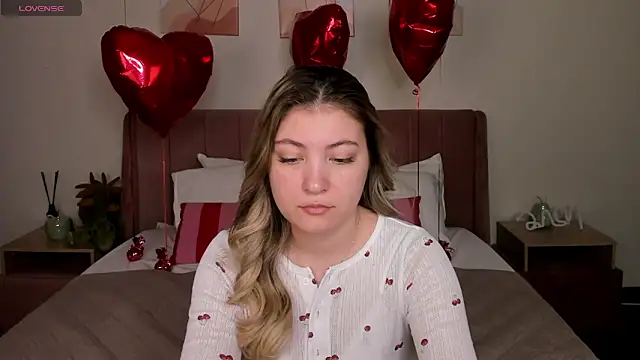 Snapshot of Angel__Grace chatting on February 19, 12:06 am Angel Grace online show from February 19, 12:06 am